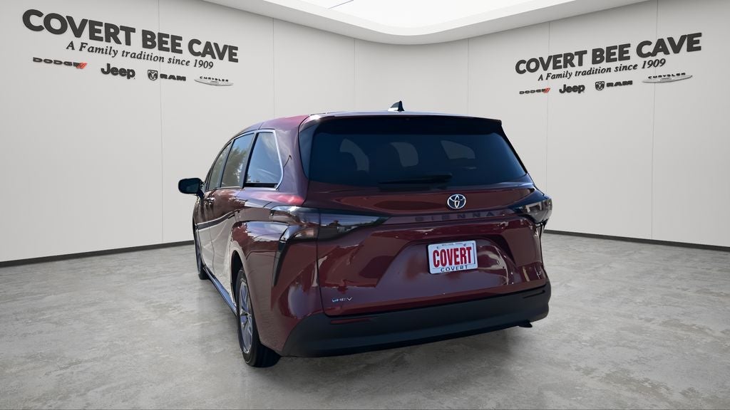 2025 Toyota Sienna LE 8 Passenger
