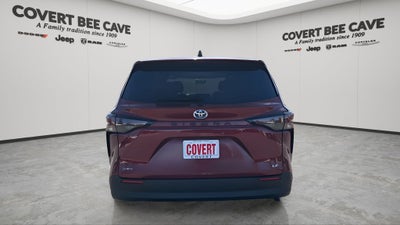 2025 Toyota Sienna LE 8 Passenger