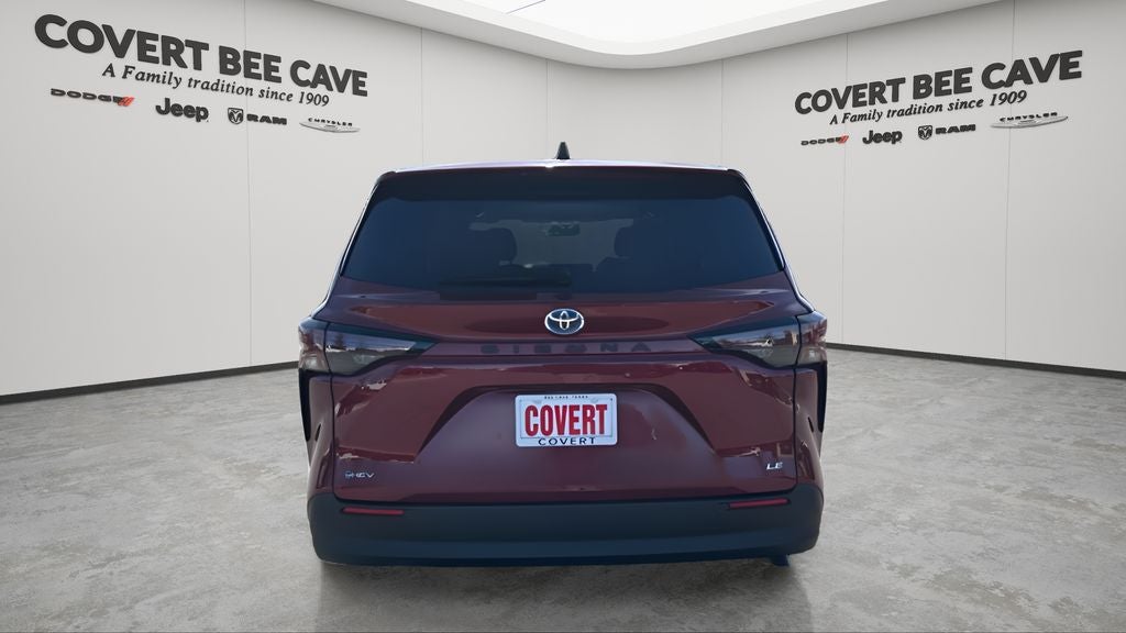 2025 Toyota Sienna LE 8 Passenger