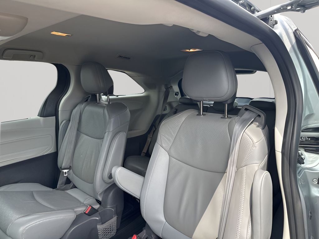 2021 Toyota Sienna Limited 7 Passenger