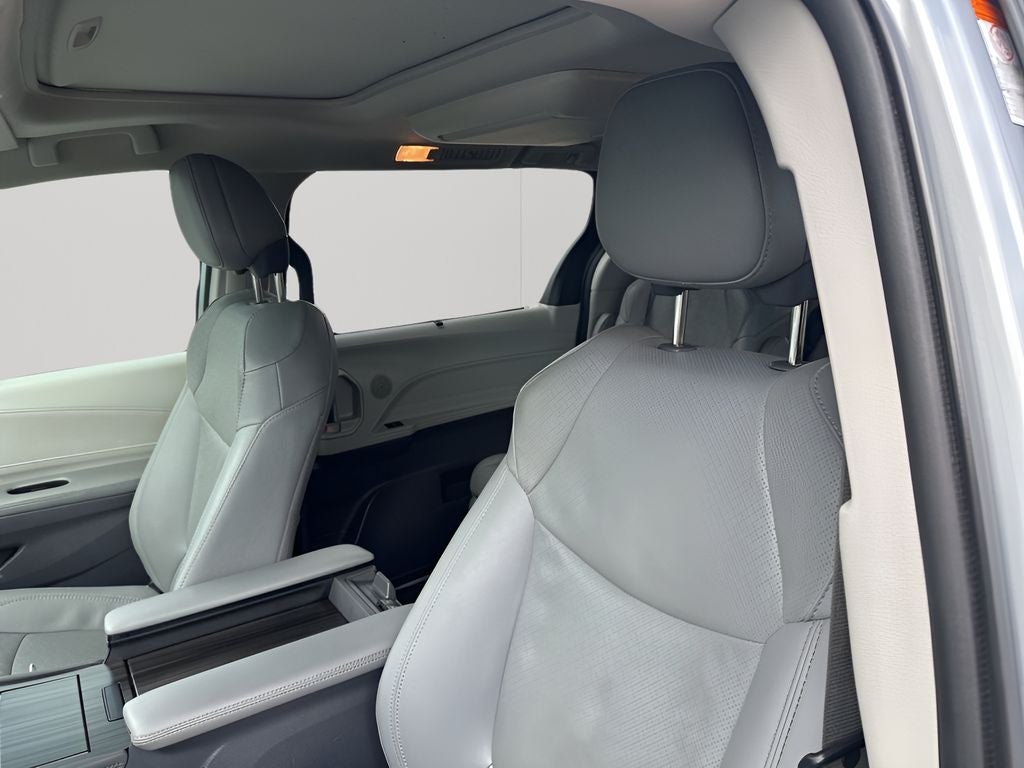 2021 Toyota Sienna Limited 7 Passenger