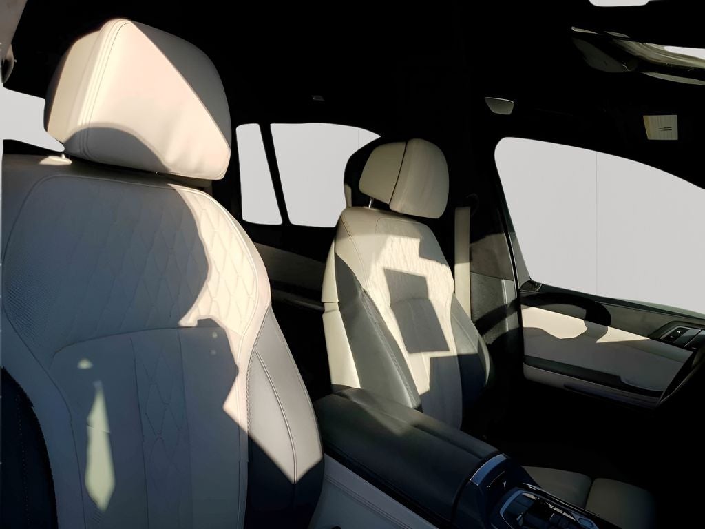 2023 BMW X7 M60i