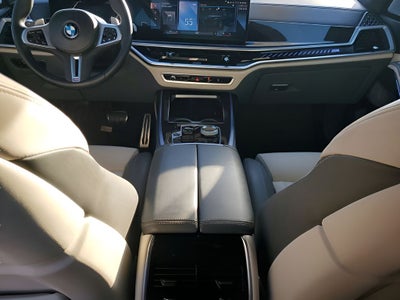 2023 BMW X7 M60i