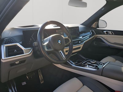 2023 BMW X7 M60i