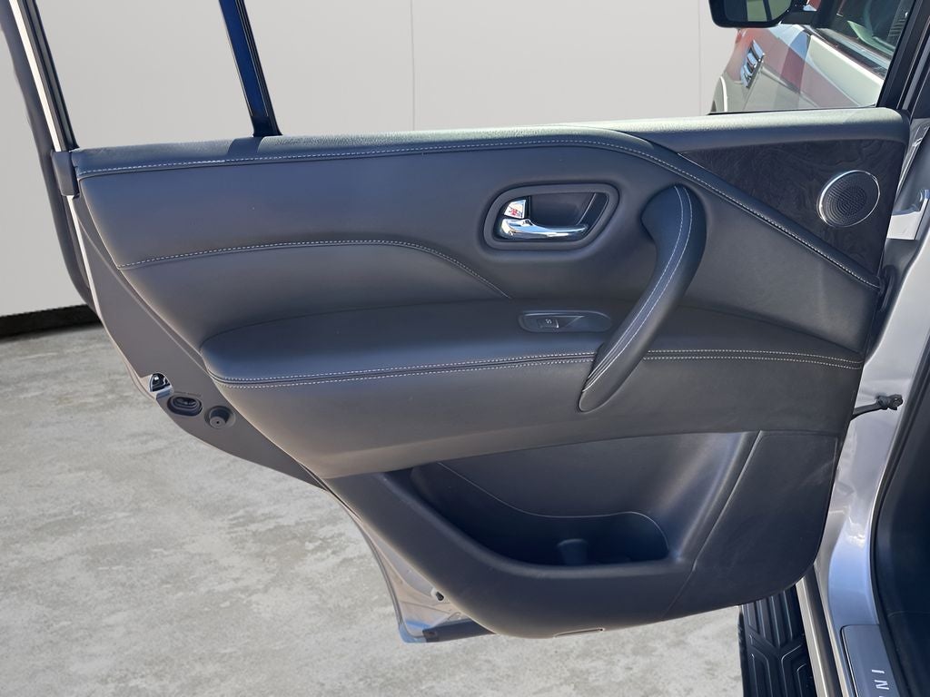 2023 INFINITI QX80 LUXE