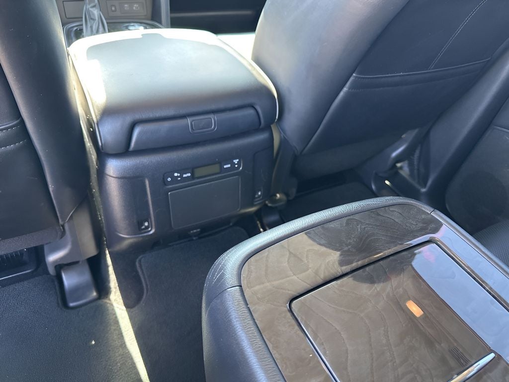 2023 INFINITI QX80 LUXE