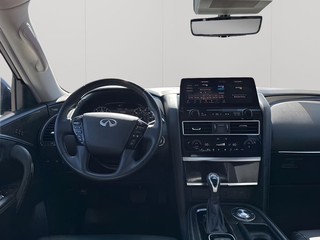2023 INFINITI QX80 LUXE