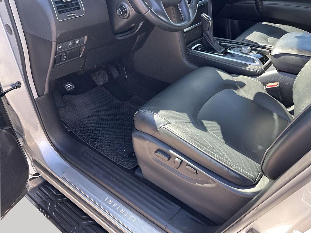 2023 INFINITI QX80 LUXE