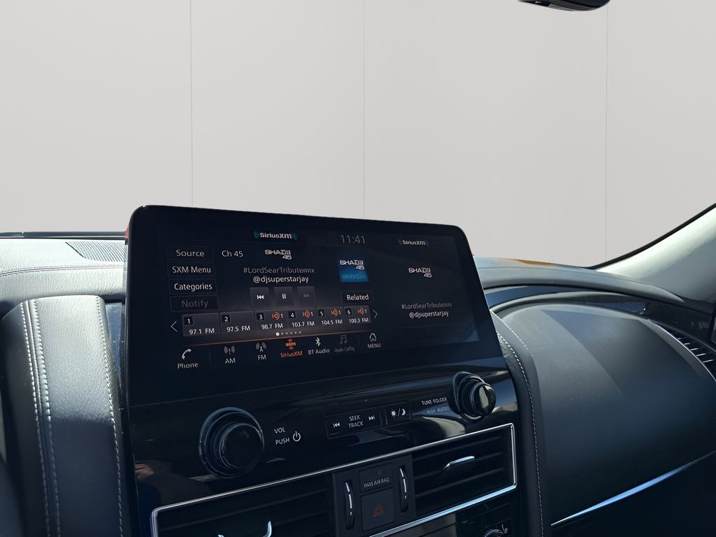 2023 INFINITI QX80 LUXE