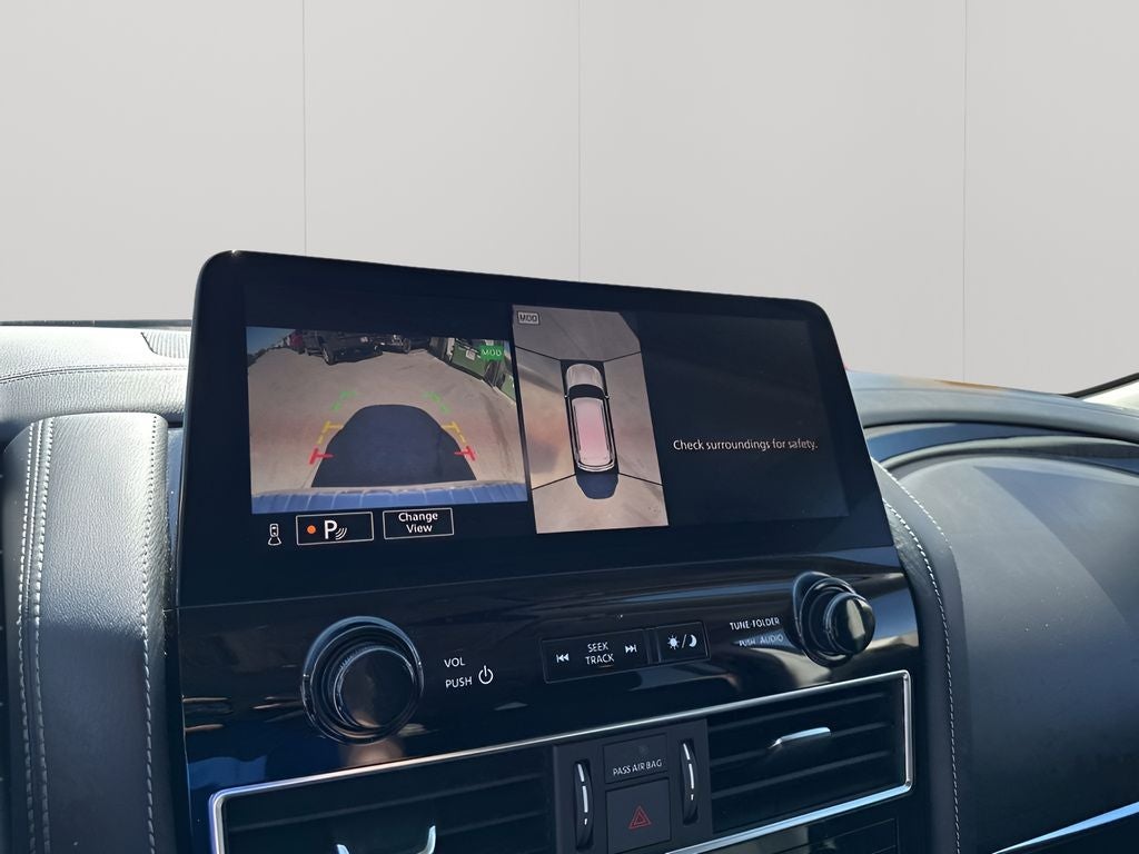 2023 INFINITI QX80 LUXE