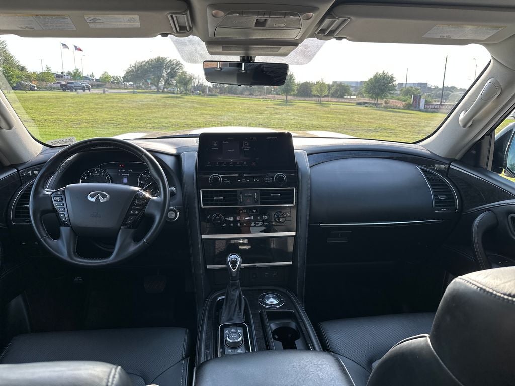 2022 INFINITI QX80 LUXE
