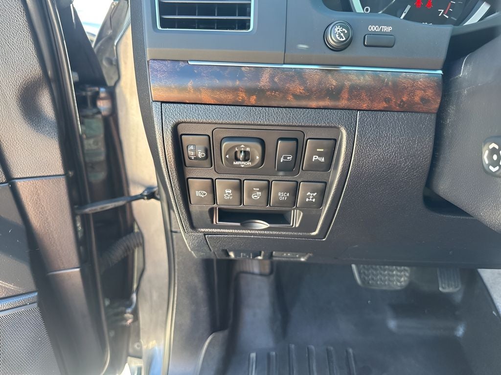 2013 Toyota Land Cruiser Base