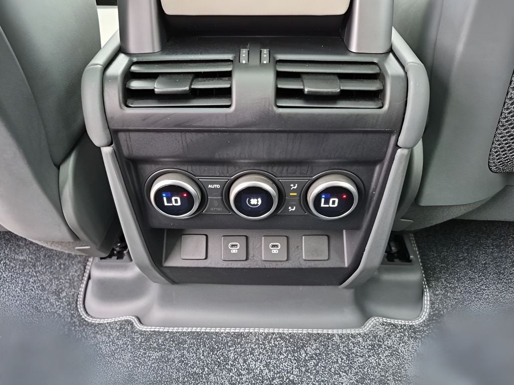 2024 Land Rover Defender 110 X-Dynamic SE