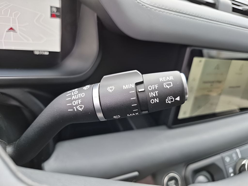 2024 Land Rover Defender 110 X-Dynamic SE