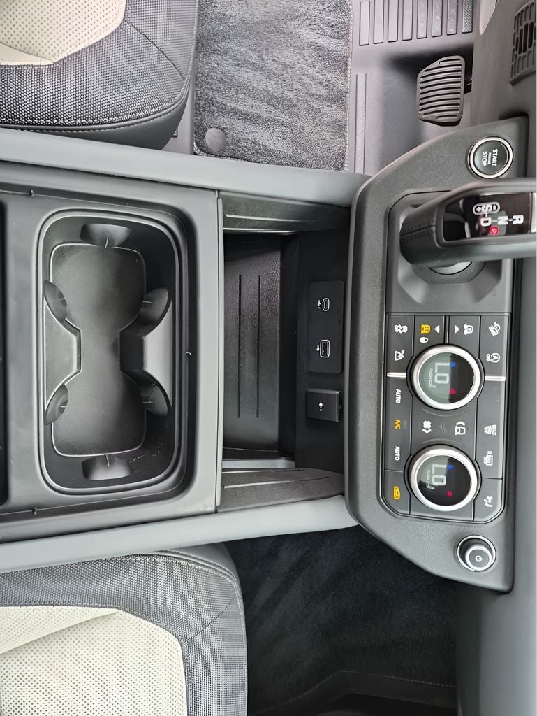 2024 Land Rover Defender 110 X-Dynamic SE