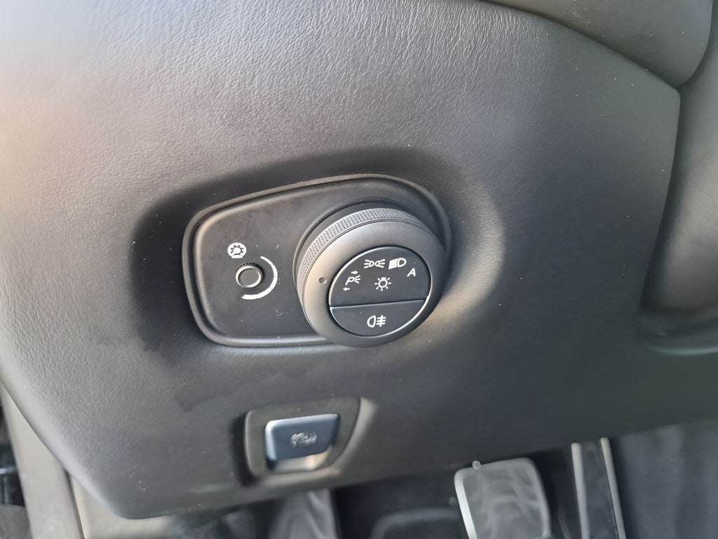 2019 Aston Martin Vantage Base