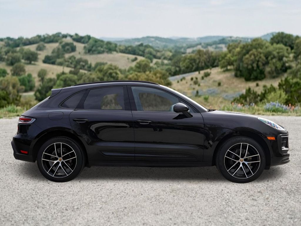 2025 Porsche Macan Base