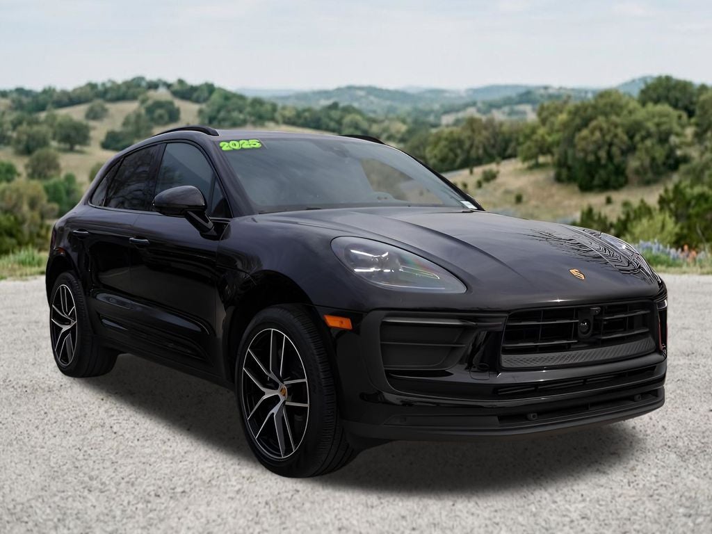 2025 Porsche Macan Base