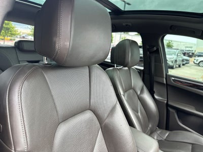 2018 Porsche Macan Base