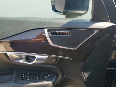 2017 Volvo XC90 T5 Momentum