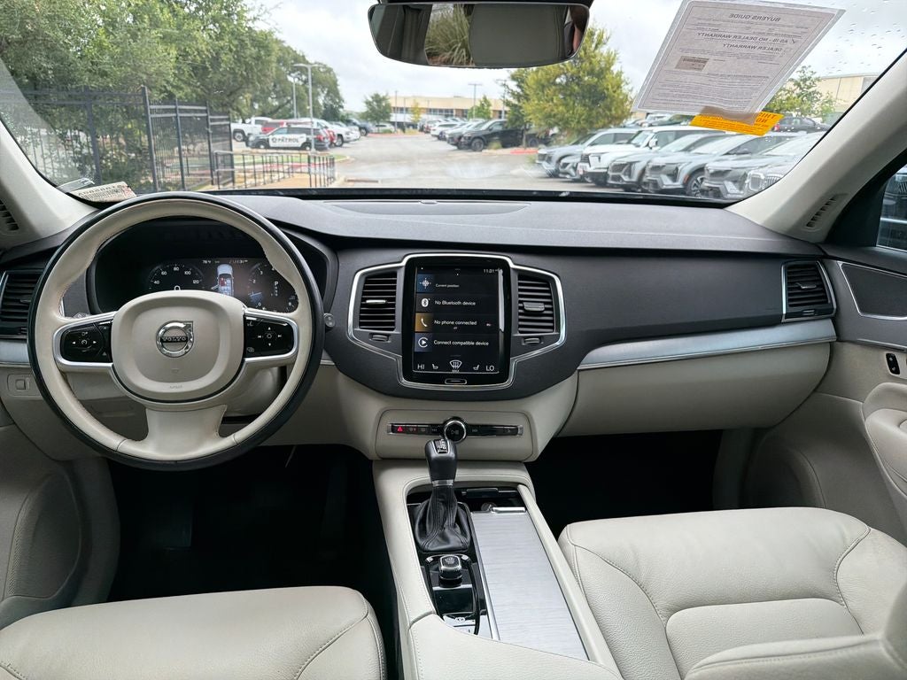 2022 Volvo XC90 T5 Momentum