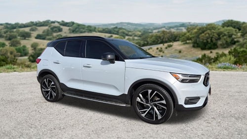 2022 Volvo XC40 R-Design