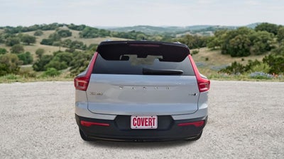 2022 Volvo XC40 R-Design