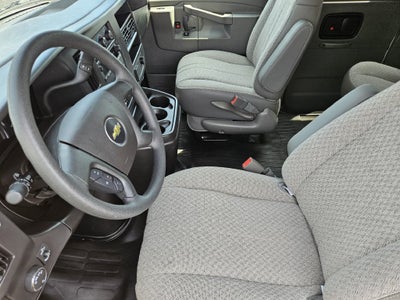 2025 Chevrolet Express Passenger 1LS