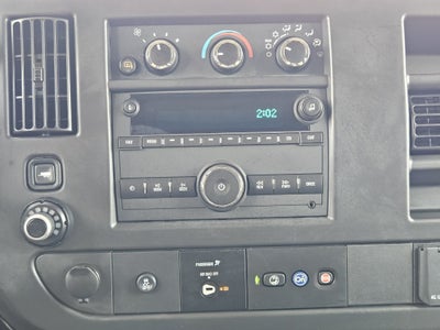 2025 Chevrolet Express Passenger 1LS