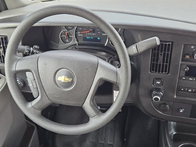 2025 Chevrolet Express Passenger 1LS