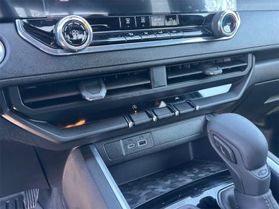 2024 Chevrolet Colorado WT