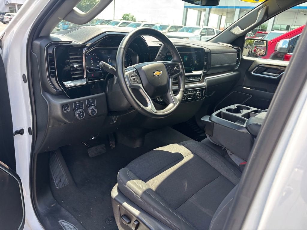 2025 Chevrolet Silverado 1500 LT