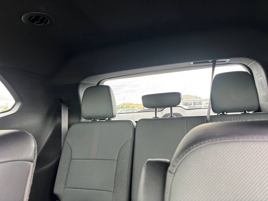 2025 GMC Acadia AT4