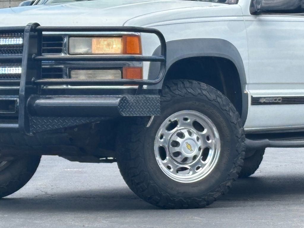 1997 Chevrolet Suburban 4DR 4WD 2500