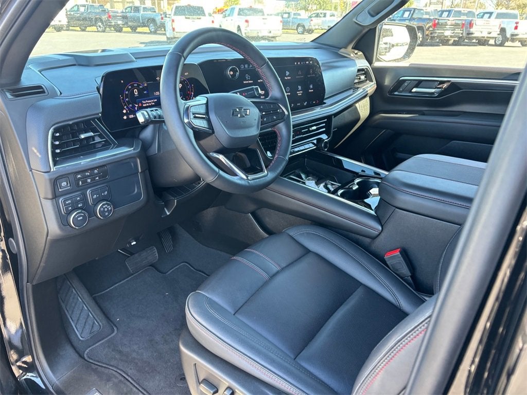 2025 Chevrolet Suburban RST