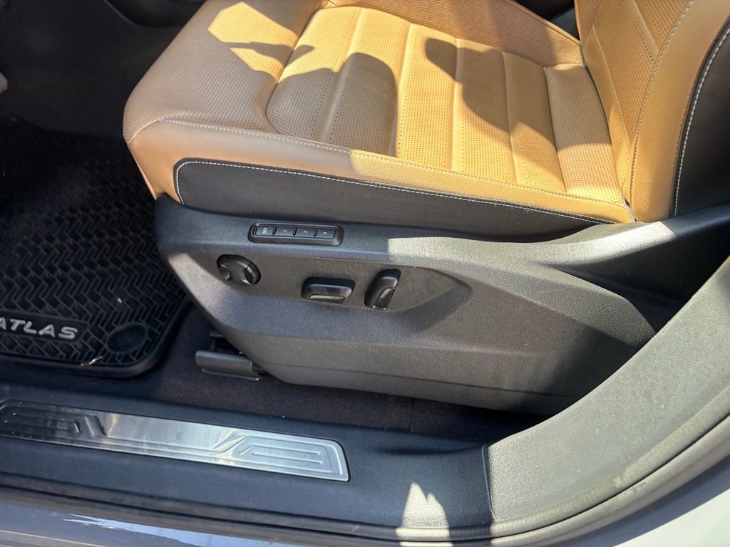 2024 Volkswagen Atlas Cross Sport 2.0T SEL R-Line