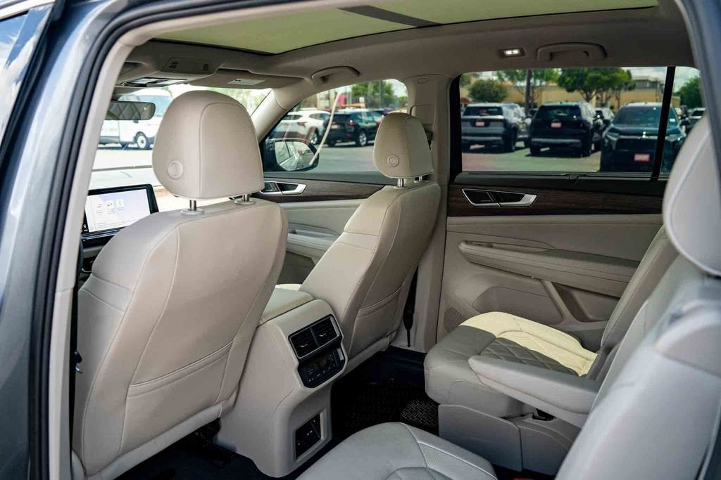 2025 Volkswagen Atlas 2.0T SEL Premium R-Line