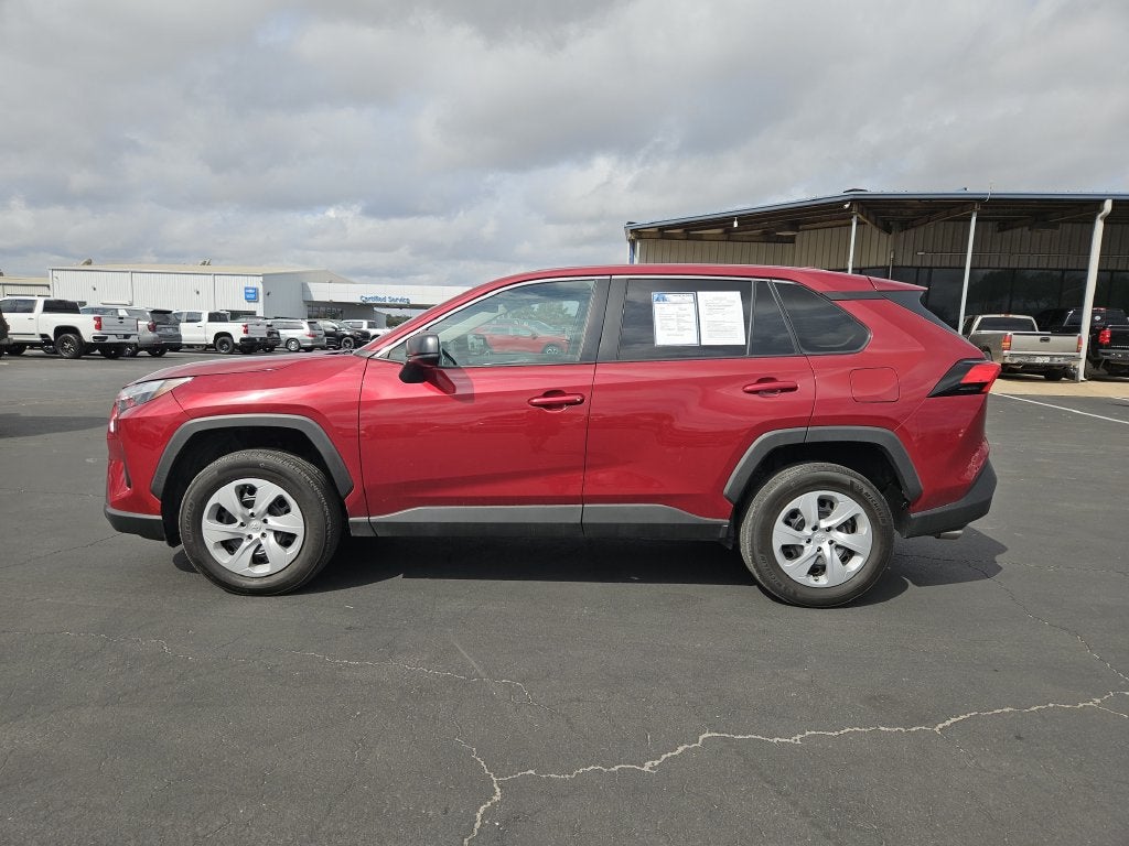 2024 Toyota RAV4 LE