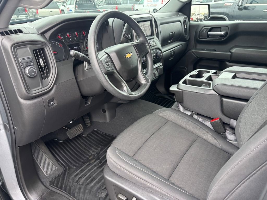 2025 Chevrolet Silverado 1500 Custom