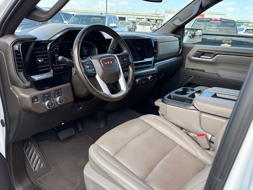 2025 GMC Sierra 1500 SLT