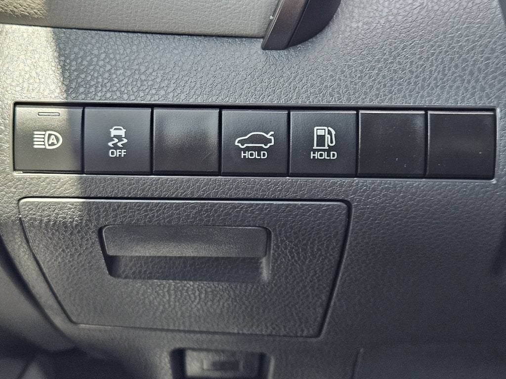 2024 Toyota Camry Hybrid SE