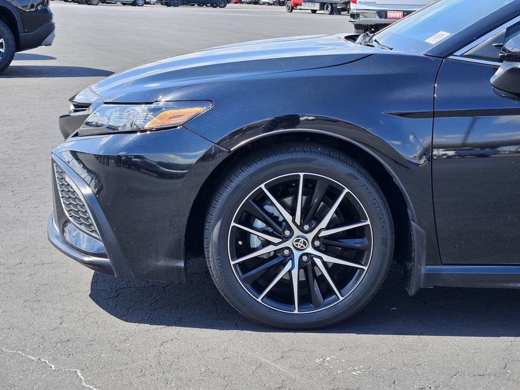 2024 Toyota Camry Hybrid SE