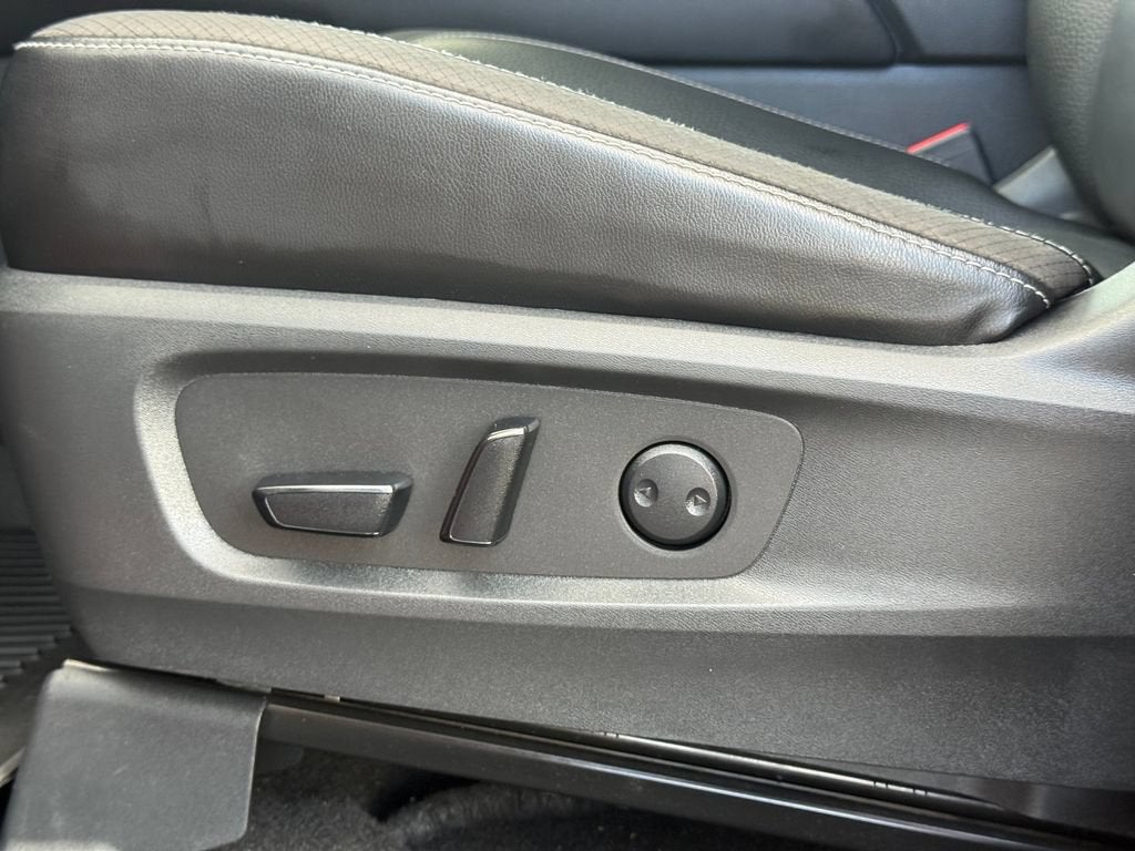 2024 Nissan Pathfinder SL FWD