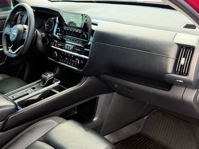 2024 Nissan Pathfinder SL FWD