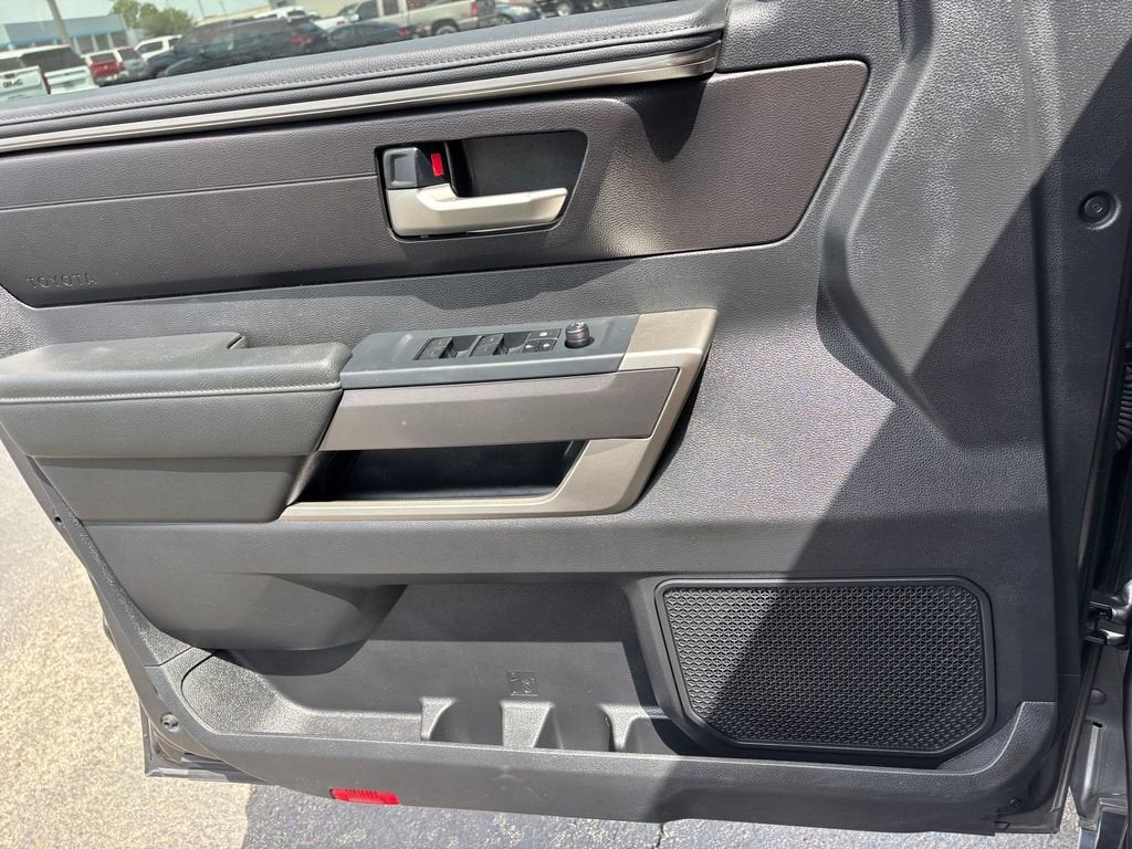 2022 Toyota Tundra 4WD SR5