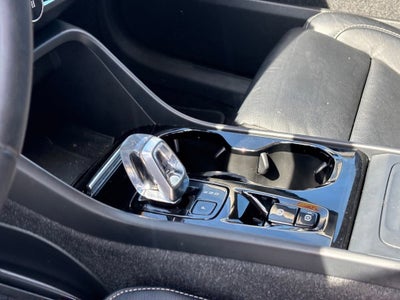 2023 Volvo XC40 Plus Bright Theme