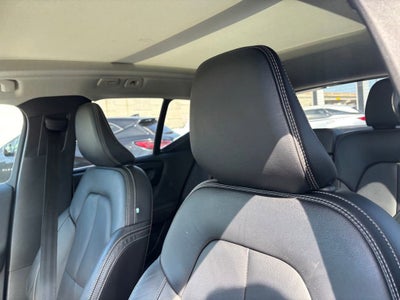 2023 Volvo XC40 Plus Bright Theme