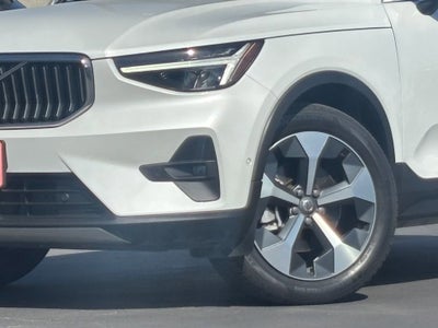 2023 Volvo XC40 Plus Bright Theme