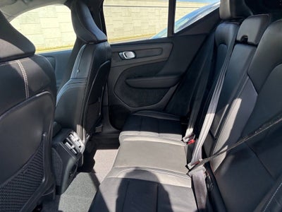 2023 Volvo XC40 Plus Bright Theme