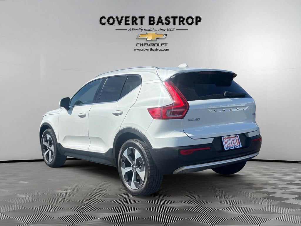 2023 Volvo XC40 Plus Bright Theme